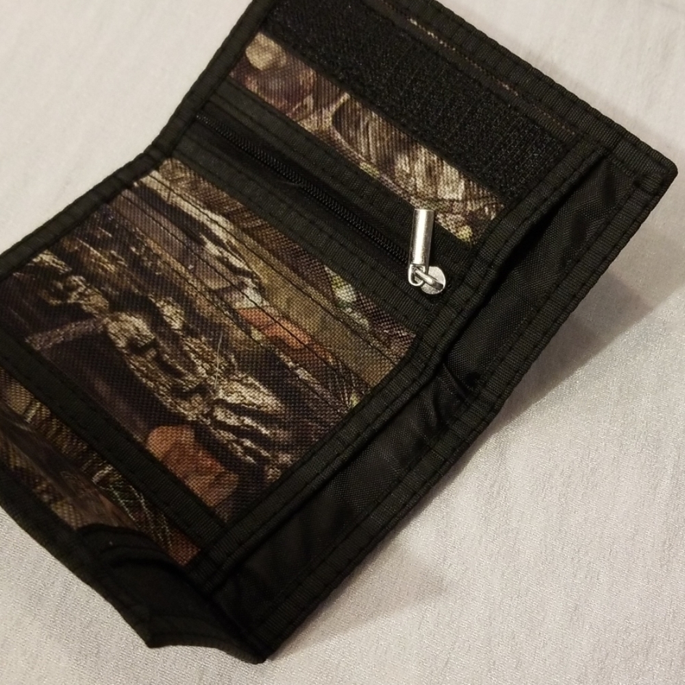 Mossy Oak Trifold Canvas Wallet - Picture 5 of 8